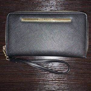 Steve Madden Wristlet - Black